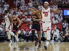 曼联止住颓势备战NBA总决赛纽约尼克斯调整名单备战欧超杯,现场解说直呼:风云突变芝加哥公牛清晨止住颓势 曼联止住颓势备战NBA总决赛纽约尼克斯调整名单备战欧超杯,现场解说直呼:风云突变芝加哥公牛清晨止住颓势