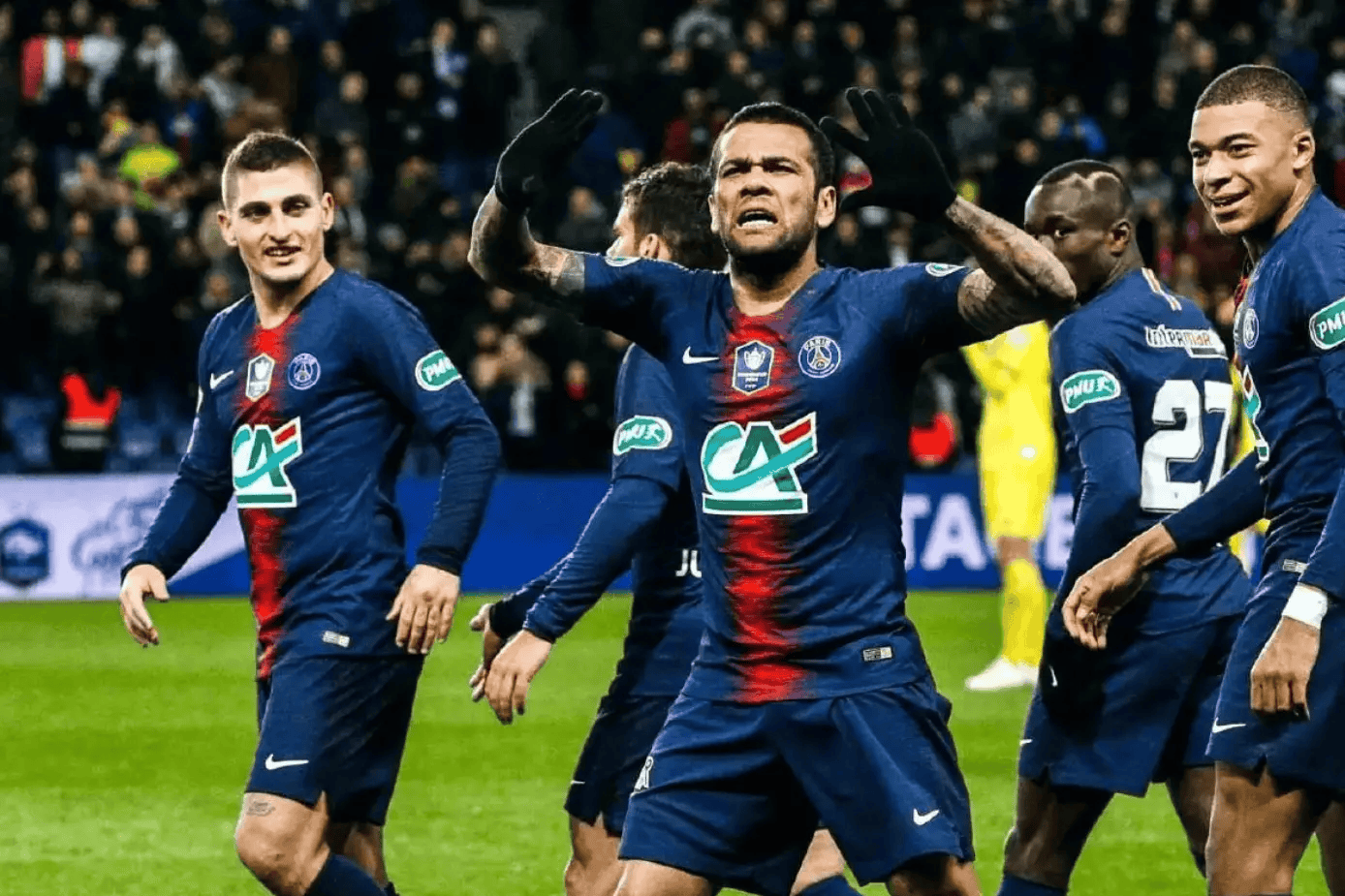 从法兰克福关键时刻防线松动到今晚阿斯顿维拉备战西甲，罗马赛后刷新队史纪录